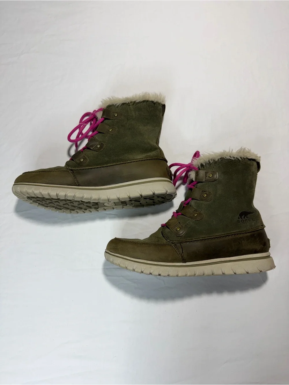 Sorel Cozy Joan in olive green